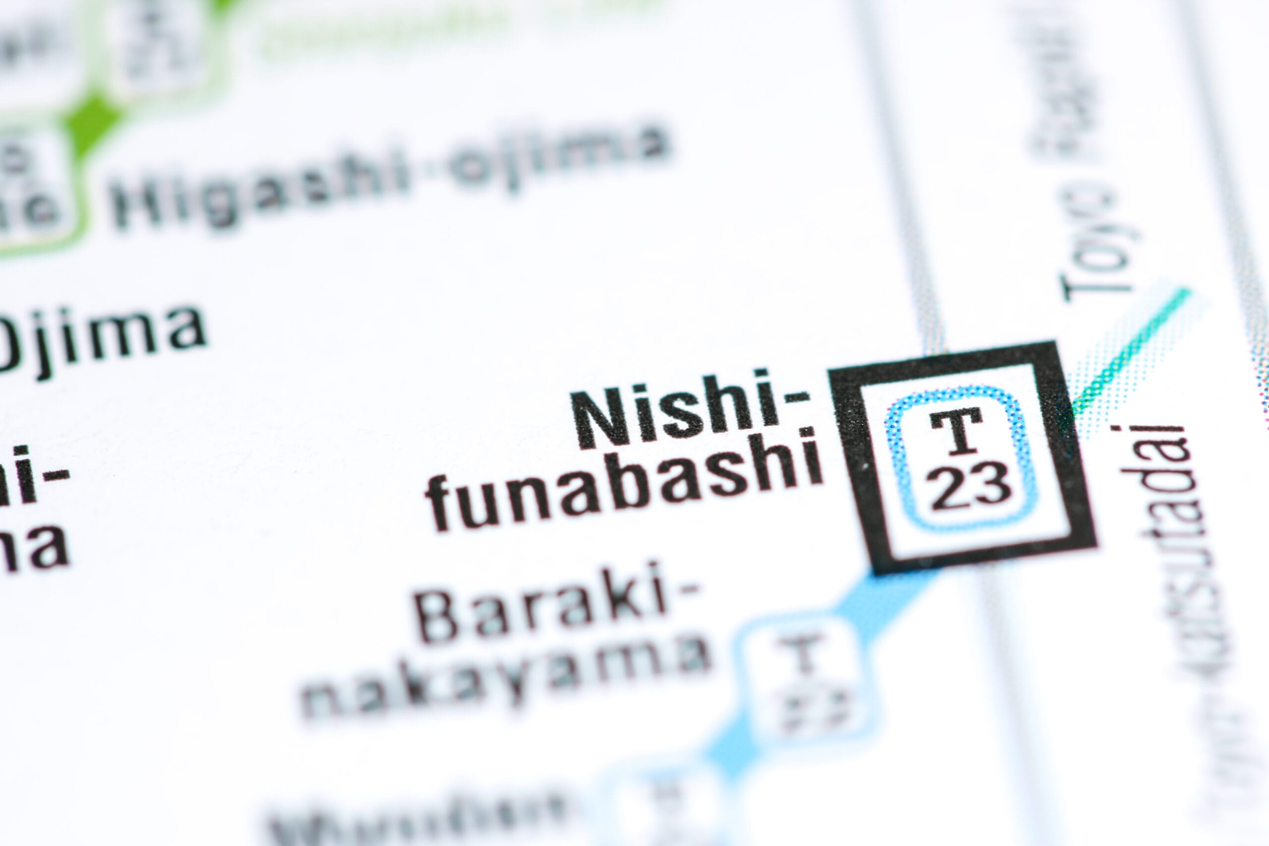 T23 線の西船橋駅を描いた東京メトロの路線図の拡大図。フランス語教室マンツーマンなど近隣の駅名が一部表示されます。.